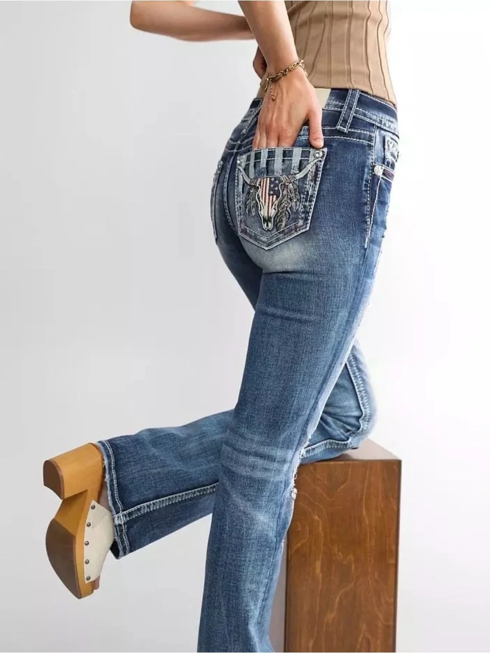 Miss Me Flare Jeans . Patriotic Bull . Size 29 - Picture 1 of 15